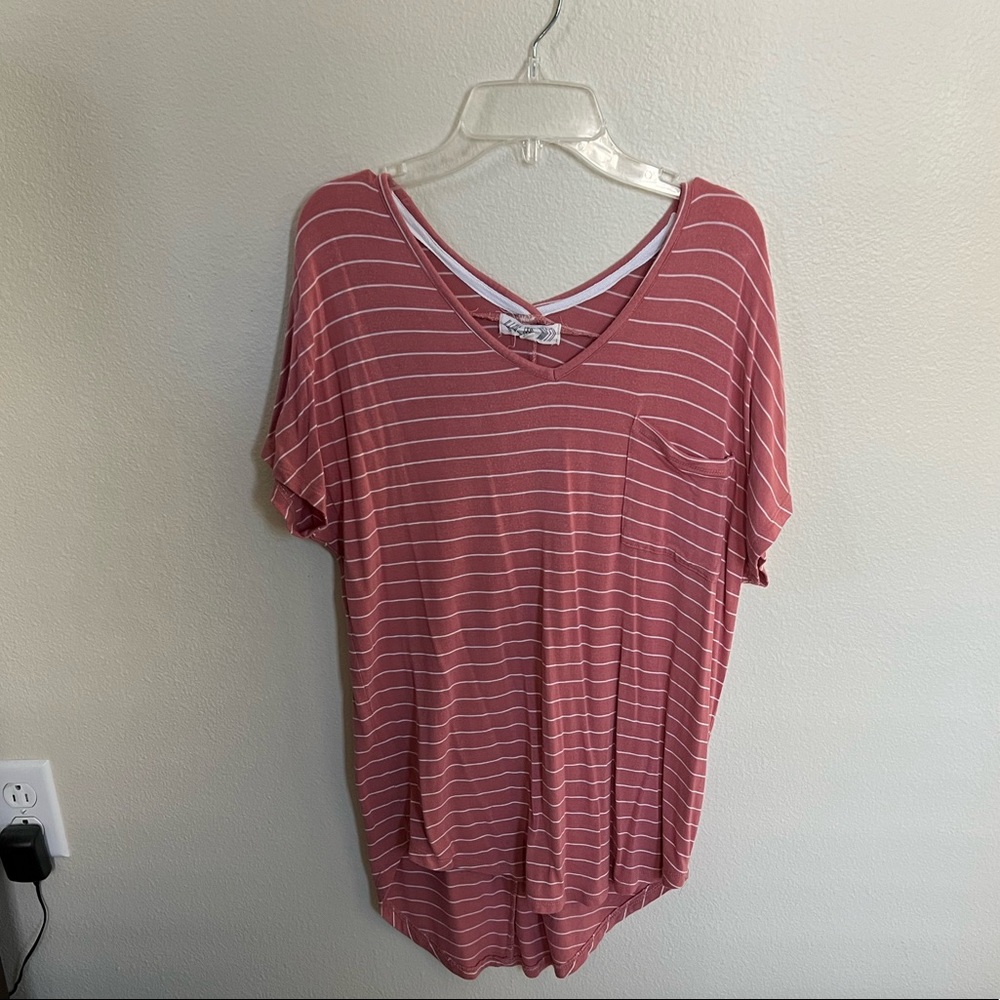 Womens v-neck pink rose